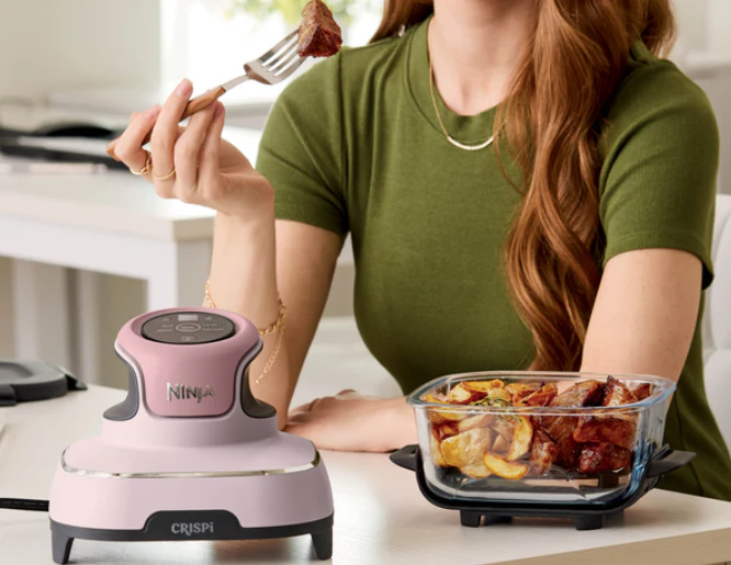 Ninja CRISPi 4-in-1 Taşınabilir Cam Hazneli Pişirme Sistemi - Pink - Image 11